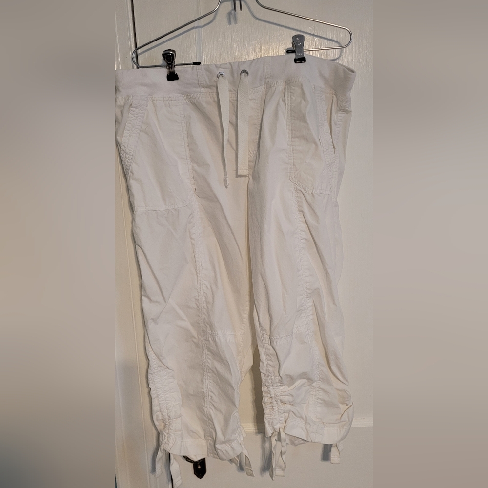 Calvin Klein Performance White Cargo Capri Pants Tie Legs, Sz L